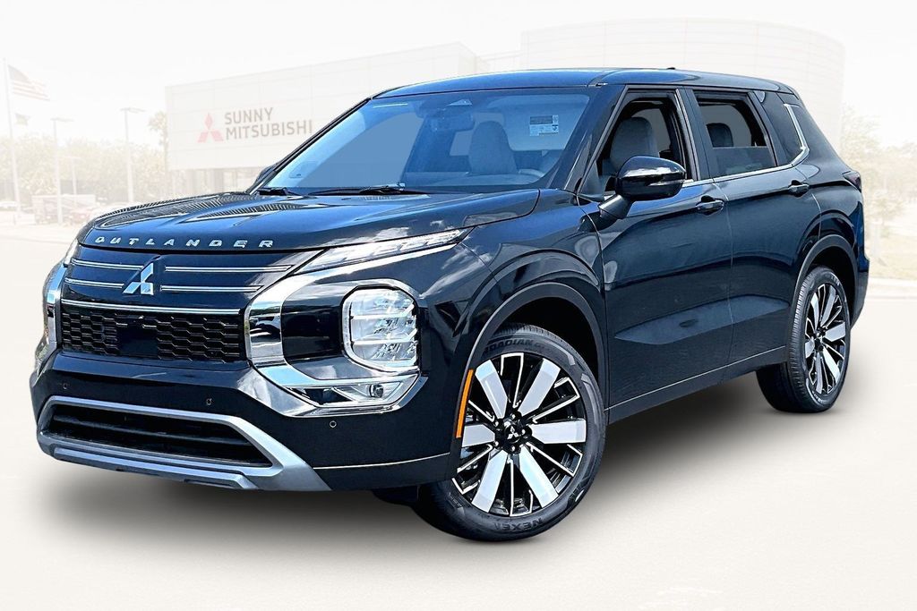 2026 Mitsubishi Outlander SE FWD's photo