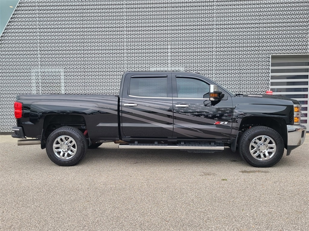 Used 2019 Chevrolet Silverado 2500HD LTZ with VIN 1GC1KTEY2KF100194 for sale in Middleburg Heights, OH