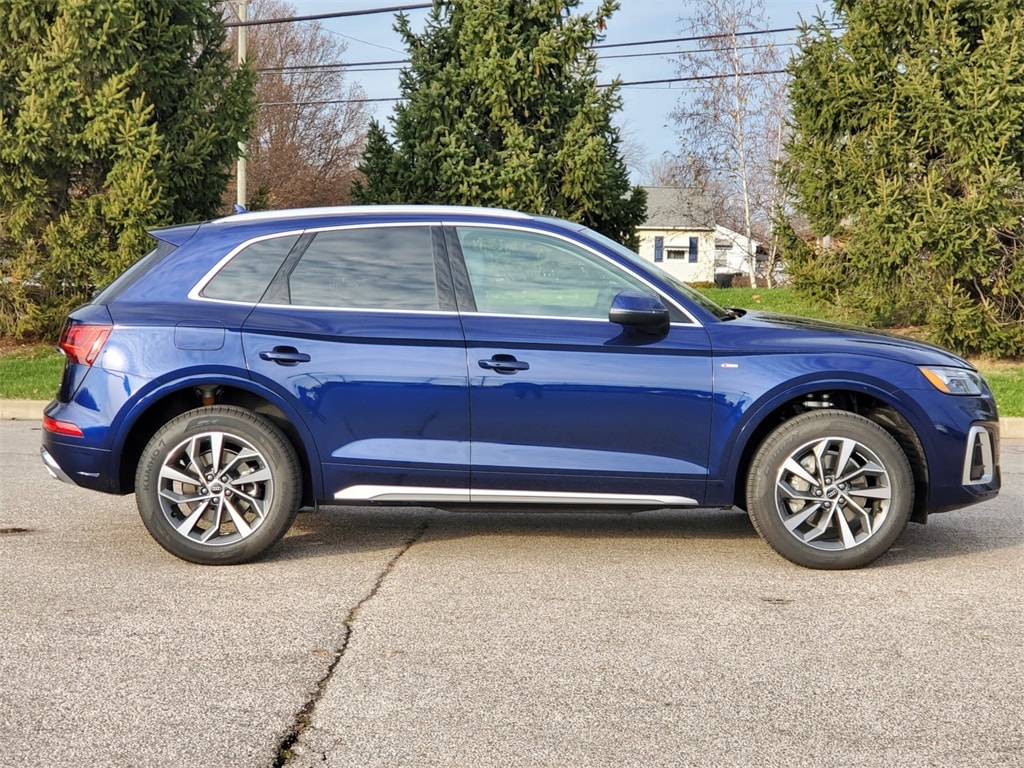 Used 2024 Audi Q5 Premium with VIN WA1GAAFY2R2027453 for sale in Middleburg Heights, OH