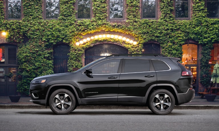 2023 Jeep Cherokee parked by a building