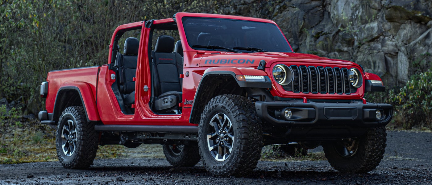 2026Jeep-Gladiator-ExteriorWithoutDoorsInCanyon