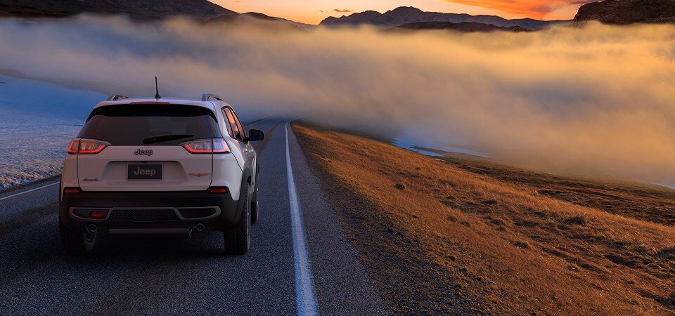 2019 Jeep Cherokee Latitude vs. Limited: Engine Differences & Features ...