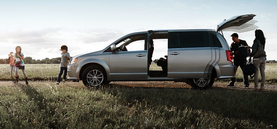 finance or lease the 2018 dodge grand caravan trims