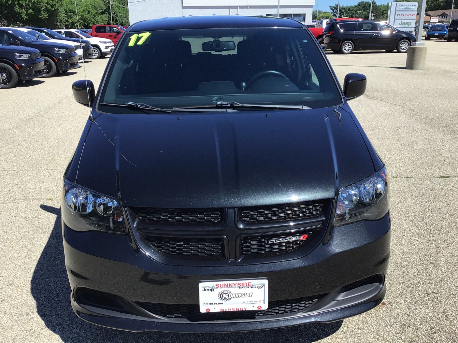 Used 2017 Dodge Grand Caravan SE Plus with VIN 2C4RDGBG6HR680437 for sale in McHenry, IL