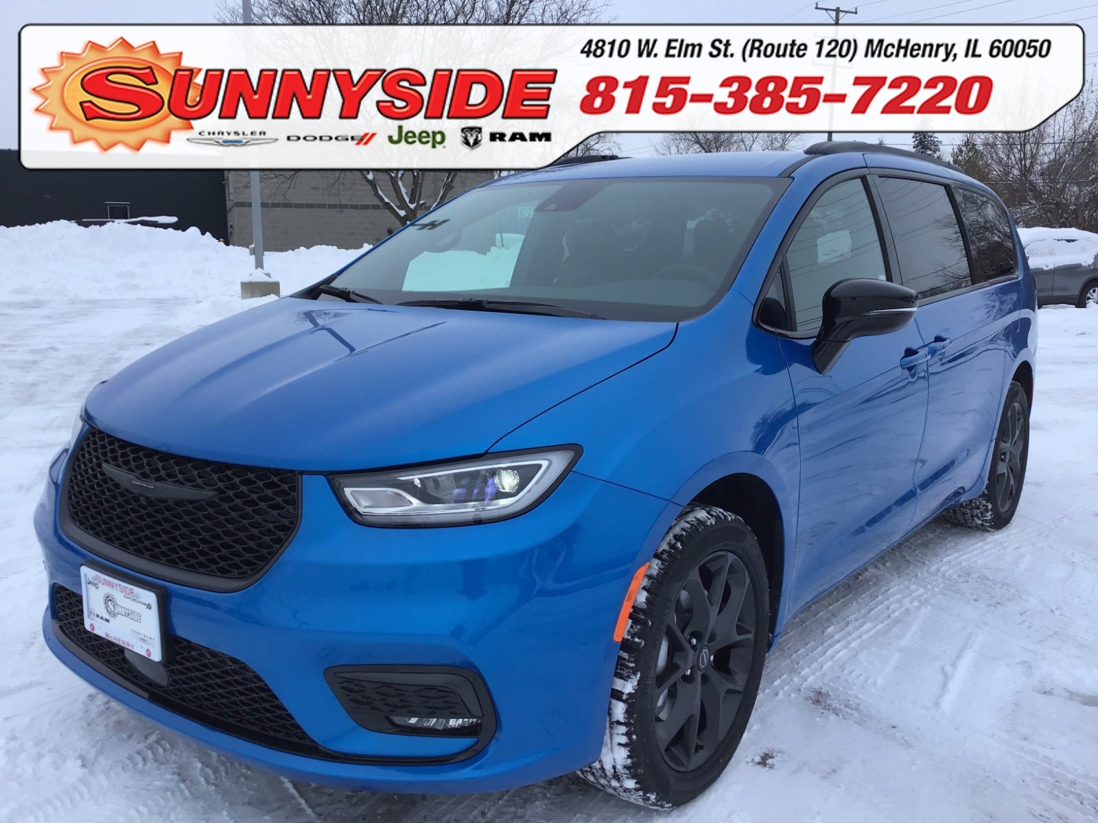 2026 Chrysler Pacifica Select's photo