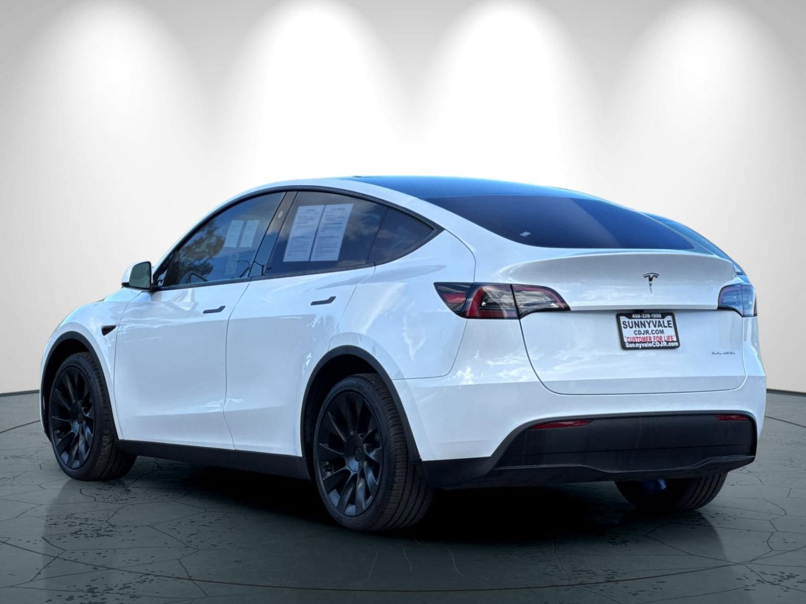 2024 Tesla Model Y Long Range photo 5