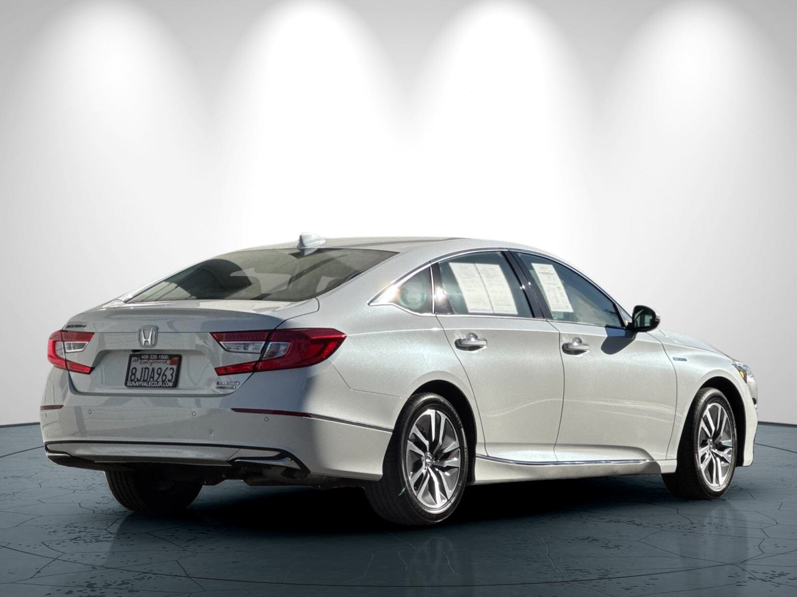 2019 Honda Accord Hybrid Touring photo 2