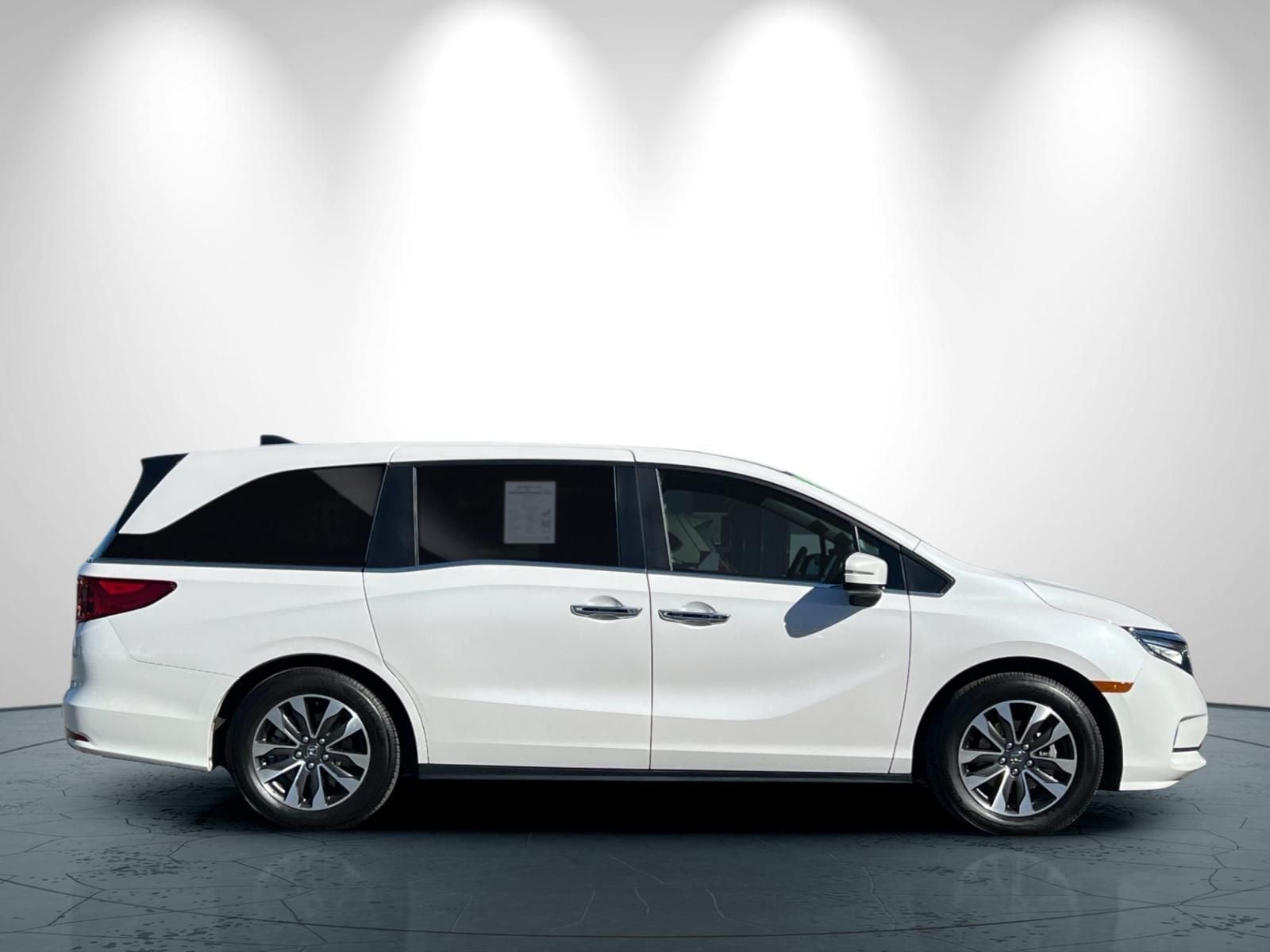 2024 Honda Odyssey EX-L photo 2