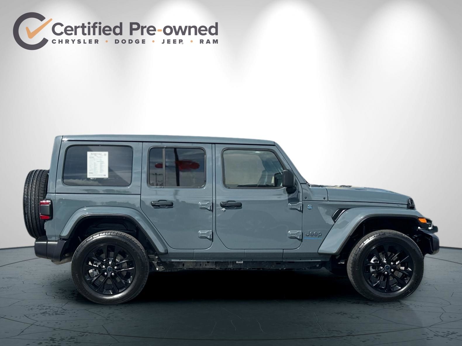 2025 Jeep Wrangler Sahara 4xe photo 2