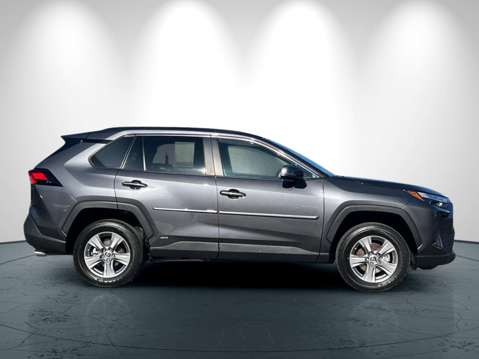2023 Toyota RAV4 Hybrid LE photo 3