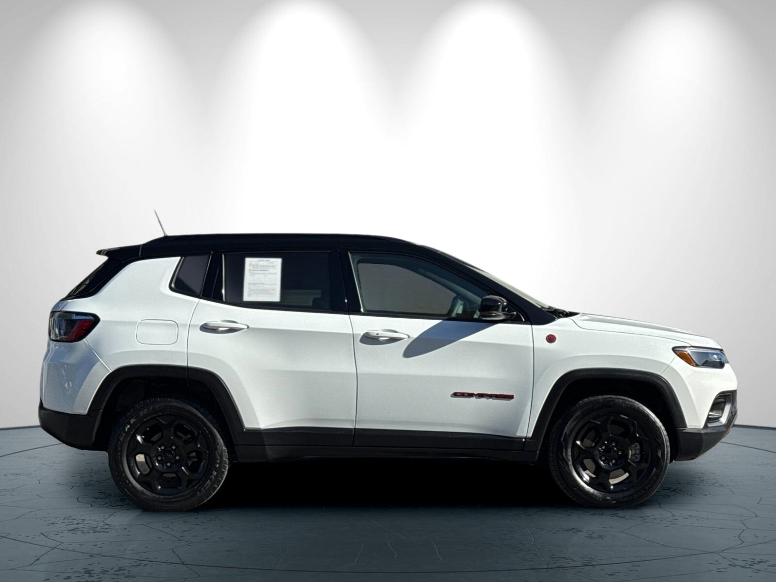 2023 Jeep Compass Trailhawk photo 3