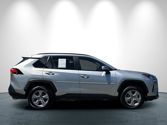 2022 Toyota RAV4 Hybrid LE photo 3