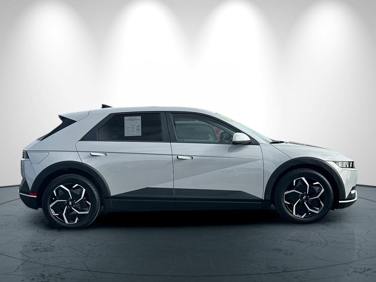 2024 Hyundai IONIQ 5 SEL photo 2