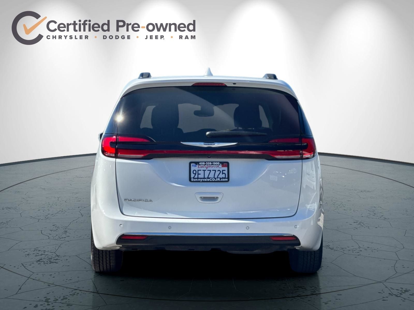 2022 Chrysler Pacifica Touring L photo 4