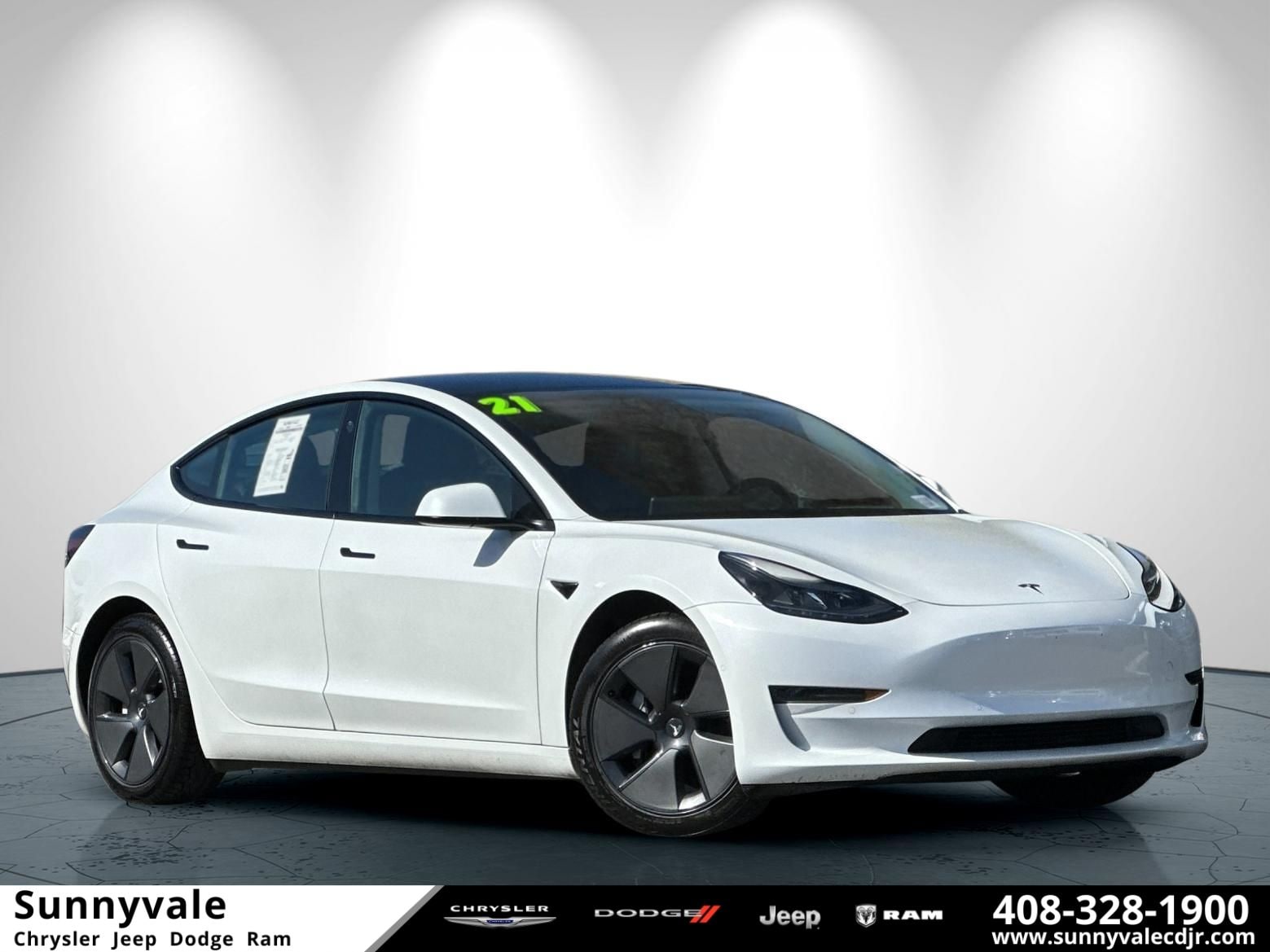 2021 Tesla Model 3 Standard Range Plus's photo