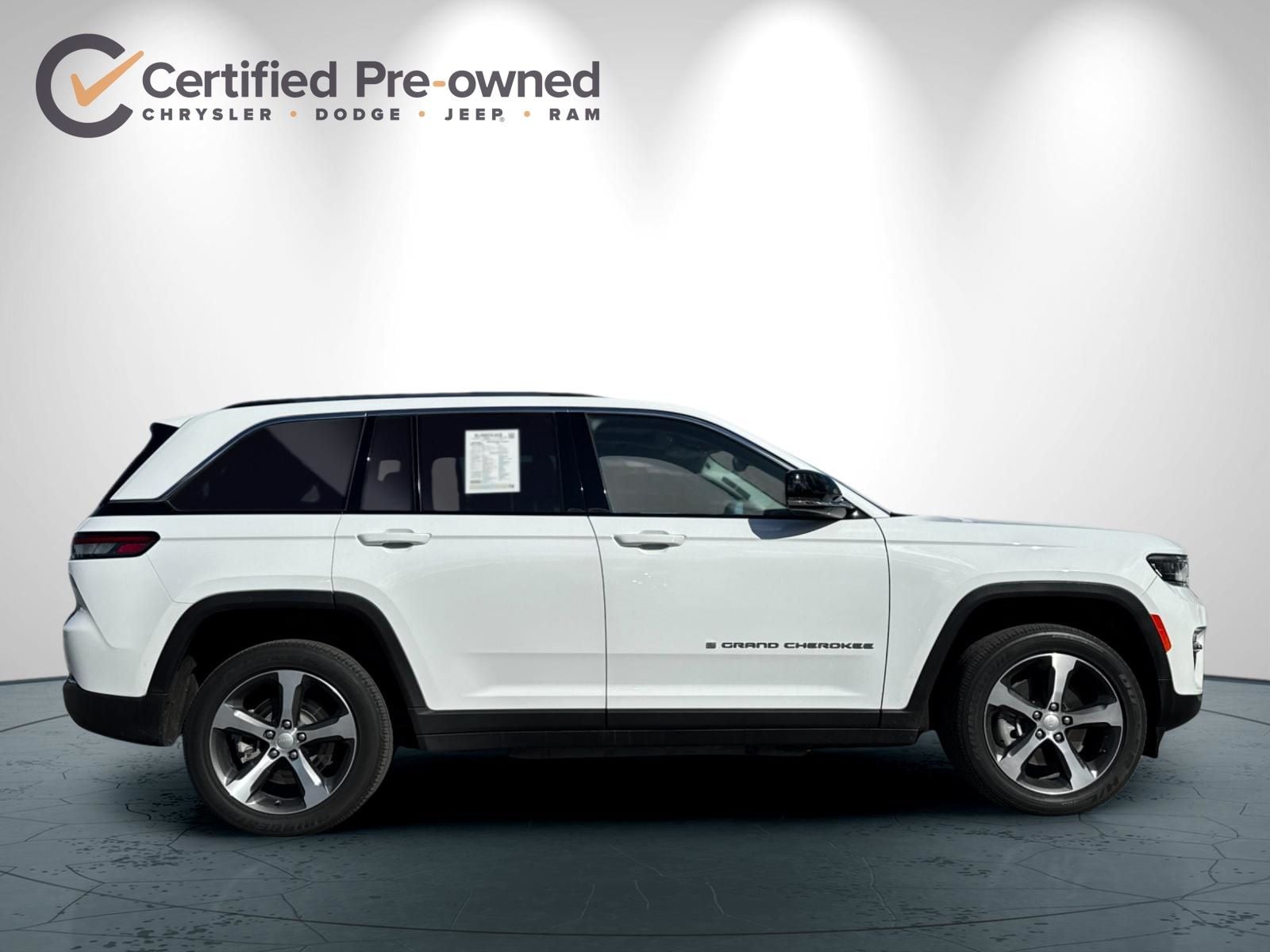 2022 Jeep Grand Cherokee 4xe photo 2