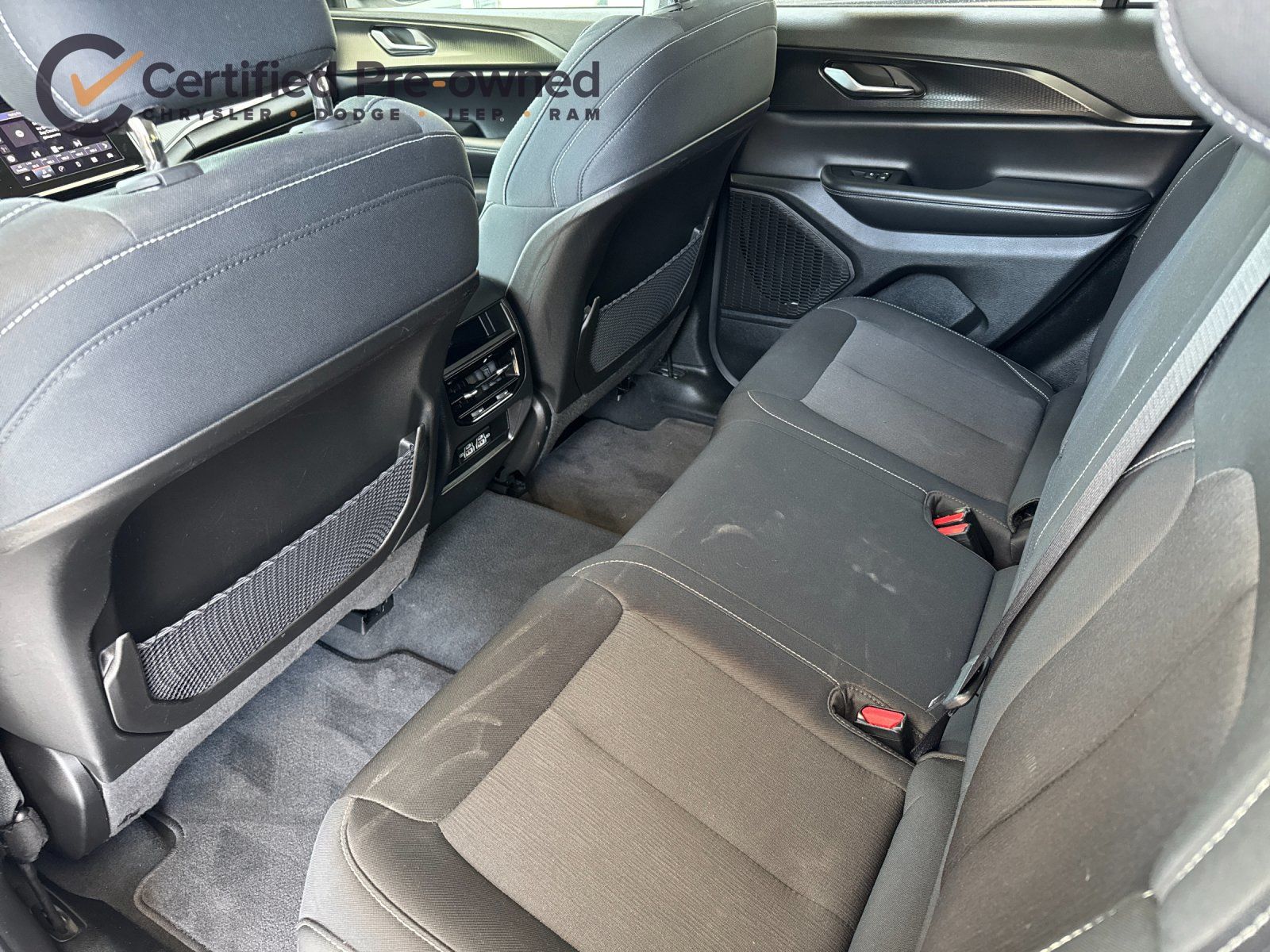 2024 Jeep Grand Cherokee Laredo - Photo 13