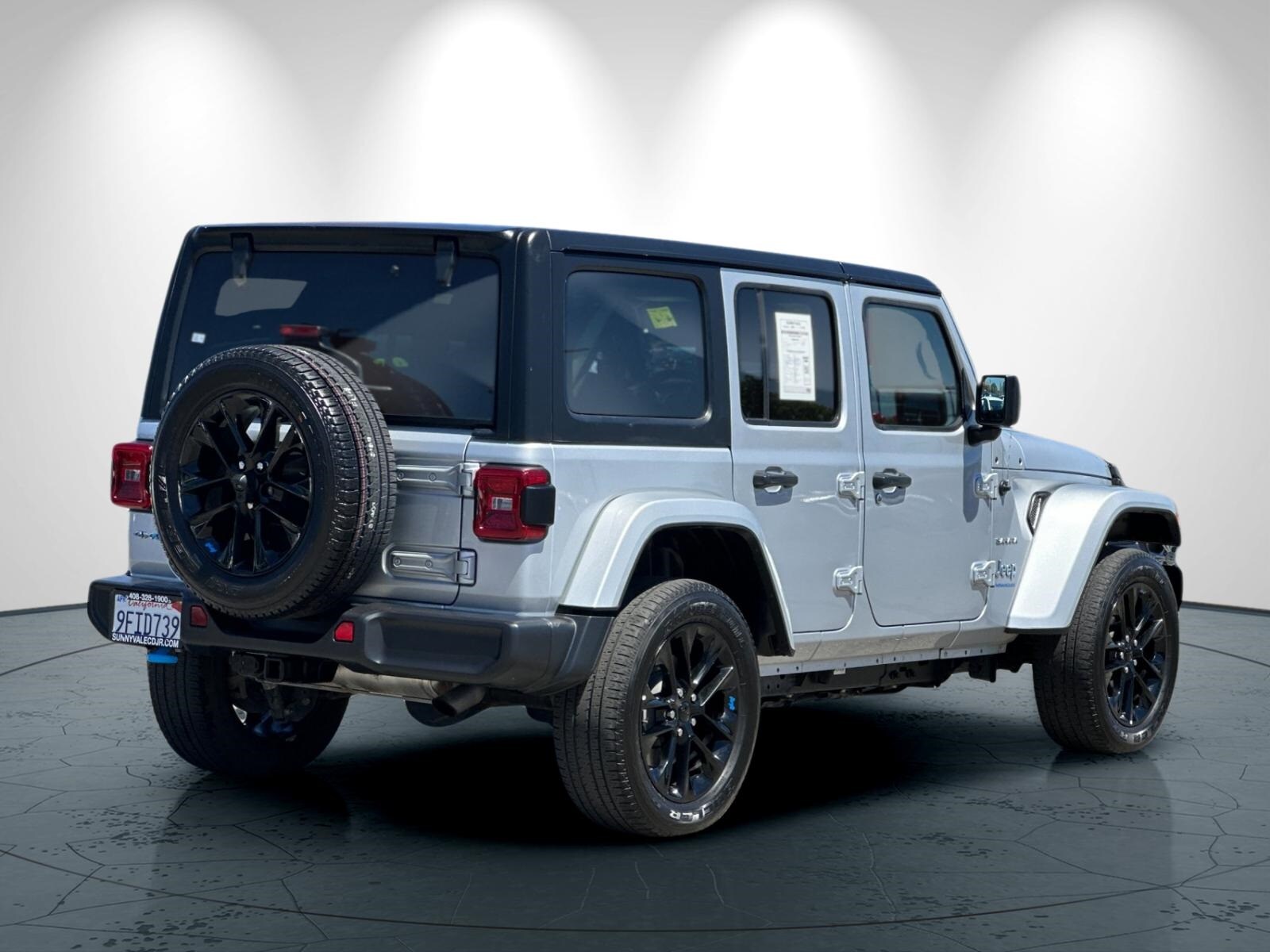 2023 Jeep Wrangler Sahara 4xe photo 4