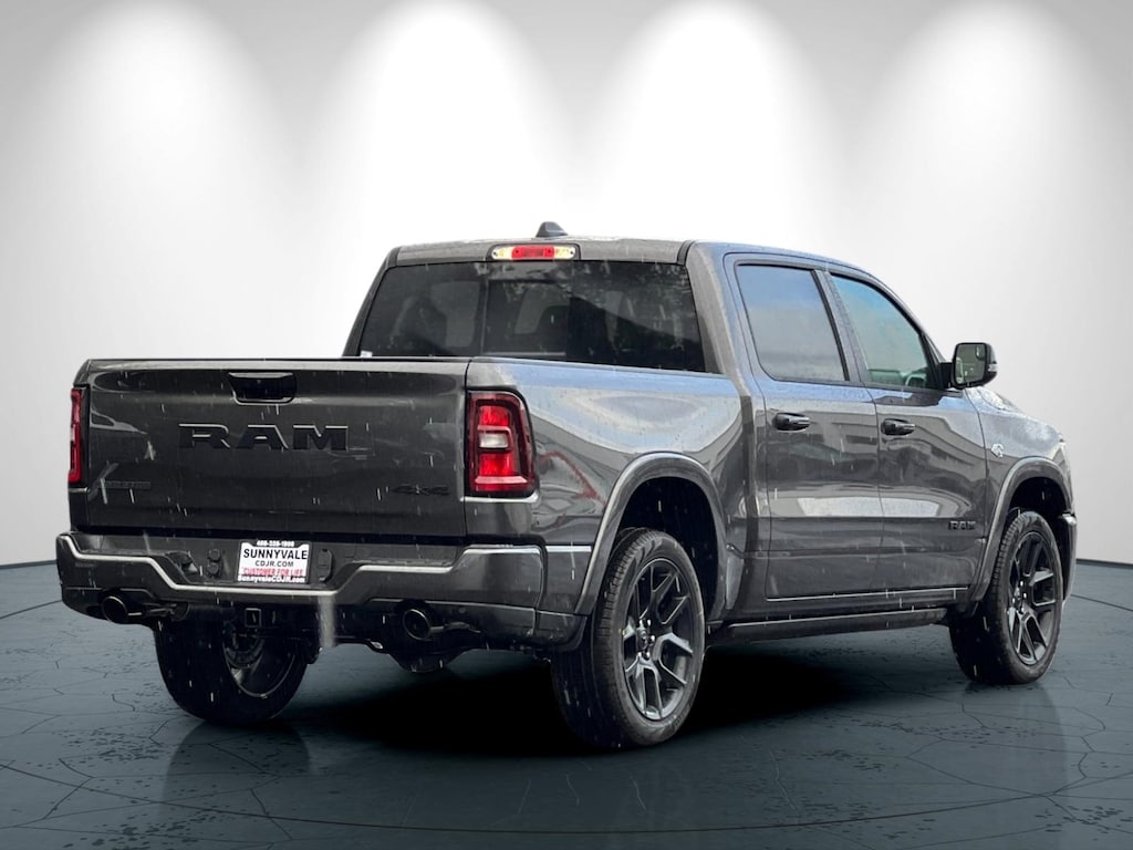 New 2026 Ram 1500 LARAMIE CREW CAB 4X4 5'7 BOX Pickup