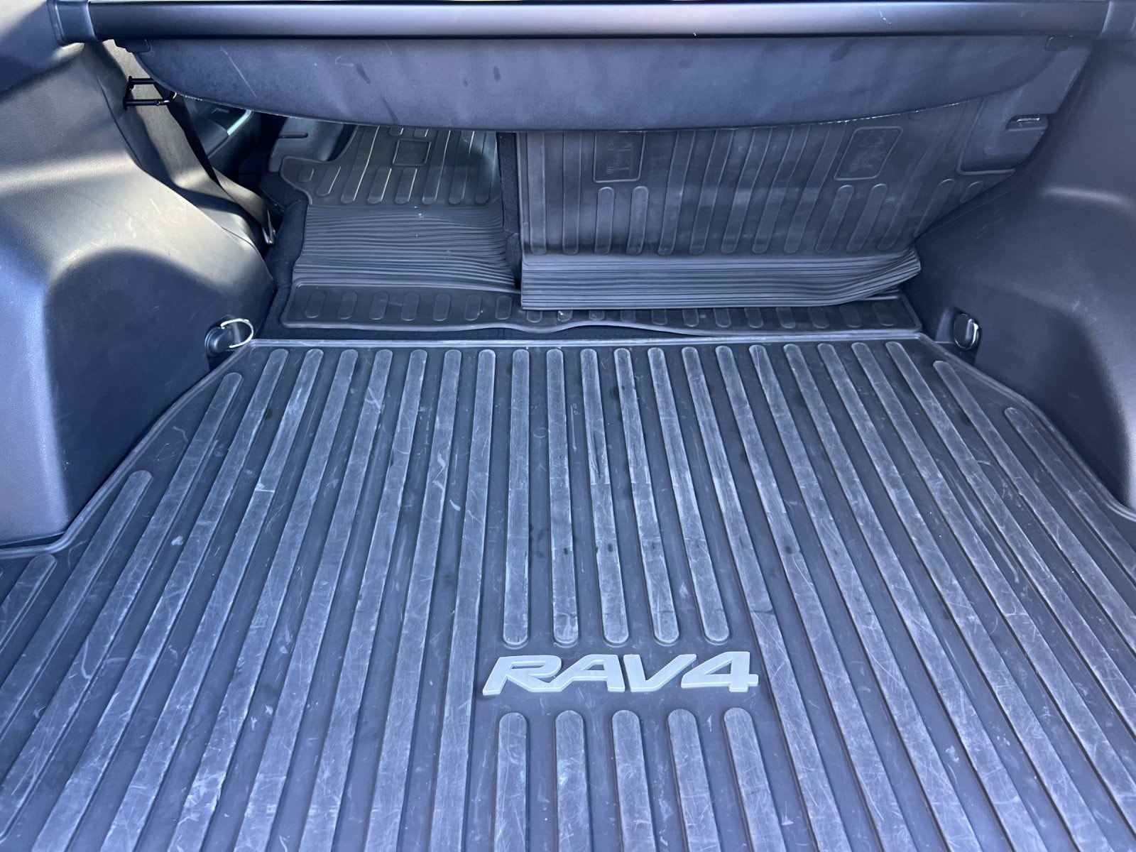 2023 Toyota RAV4 LE - Photo 15