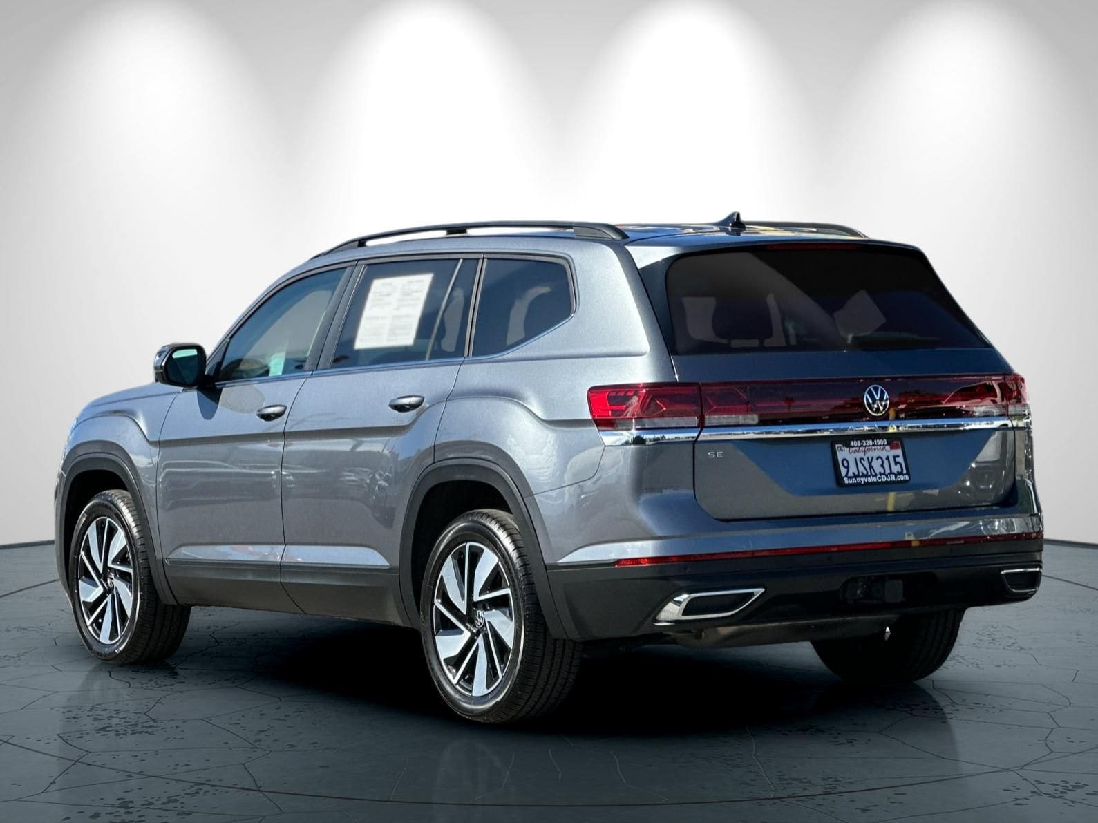 2024 Volkswagen Atlas 2.0T SE w/Technology photo 5
