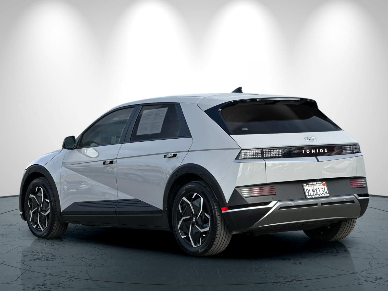 2024 Hyundai IONIQ 5 SEL photo 5