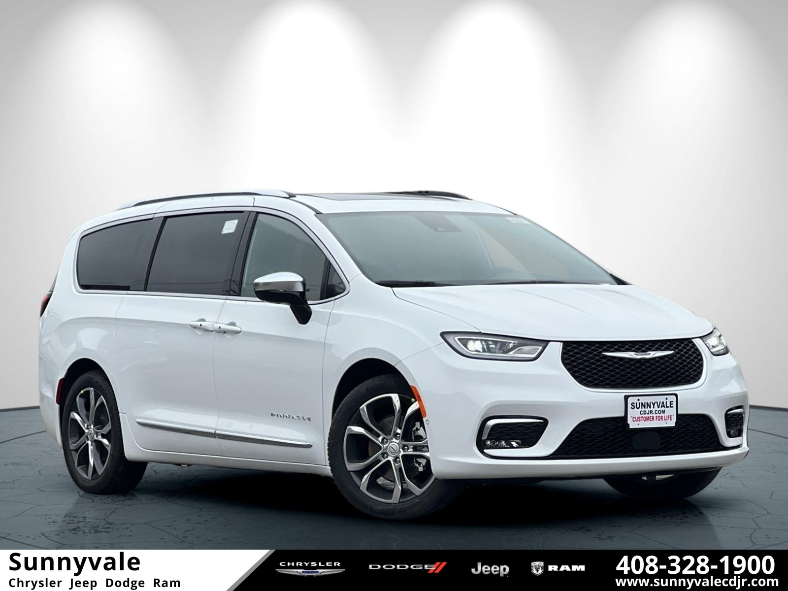 2026 Chrysler Pacifica Pinnacle's photo
