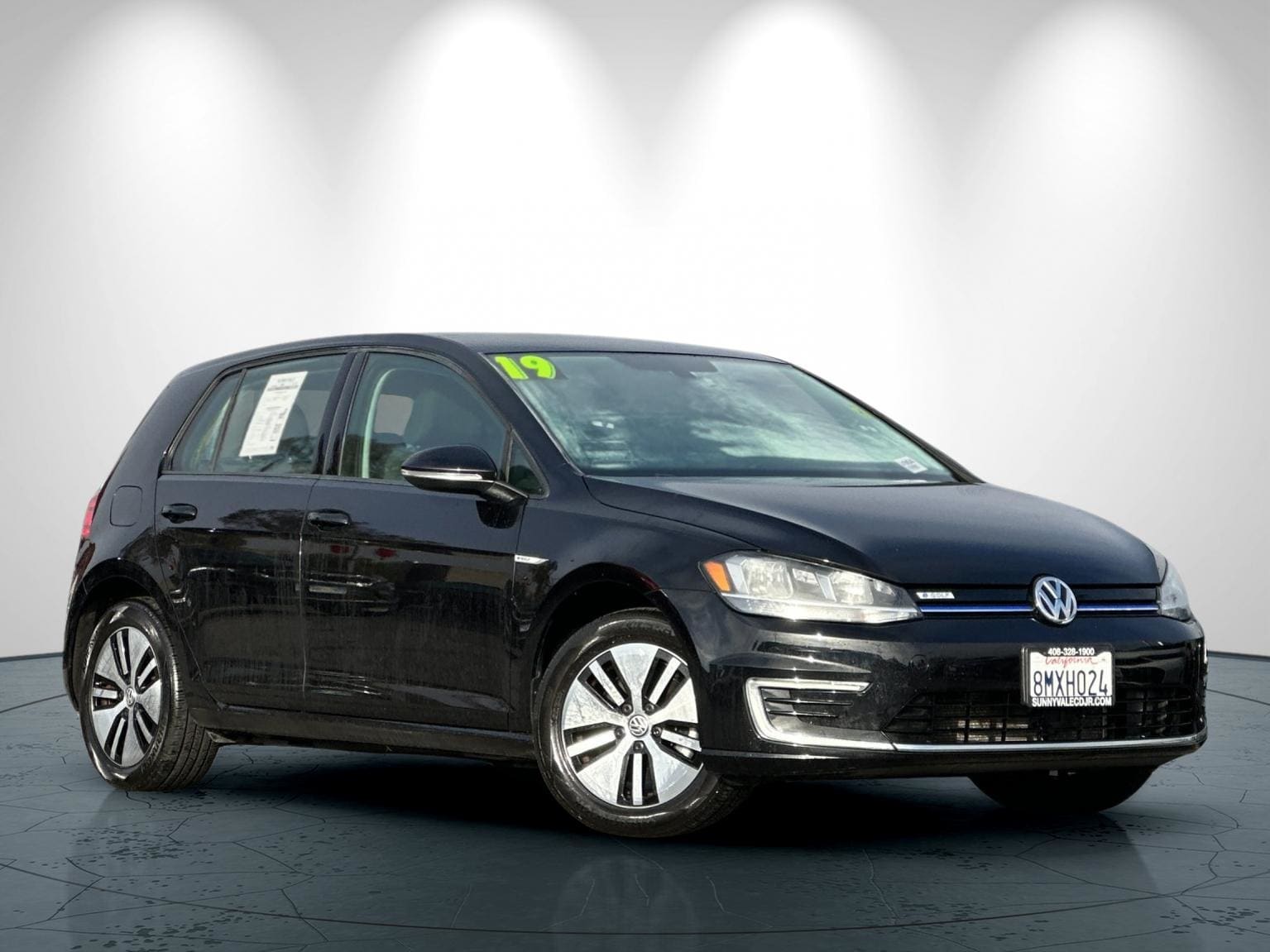 Used 2019 Volkswagen e-Golf e-Golf SE with VIN WVWKR7AU5KW918464 for sale in Sunnyvale, CA