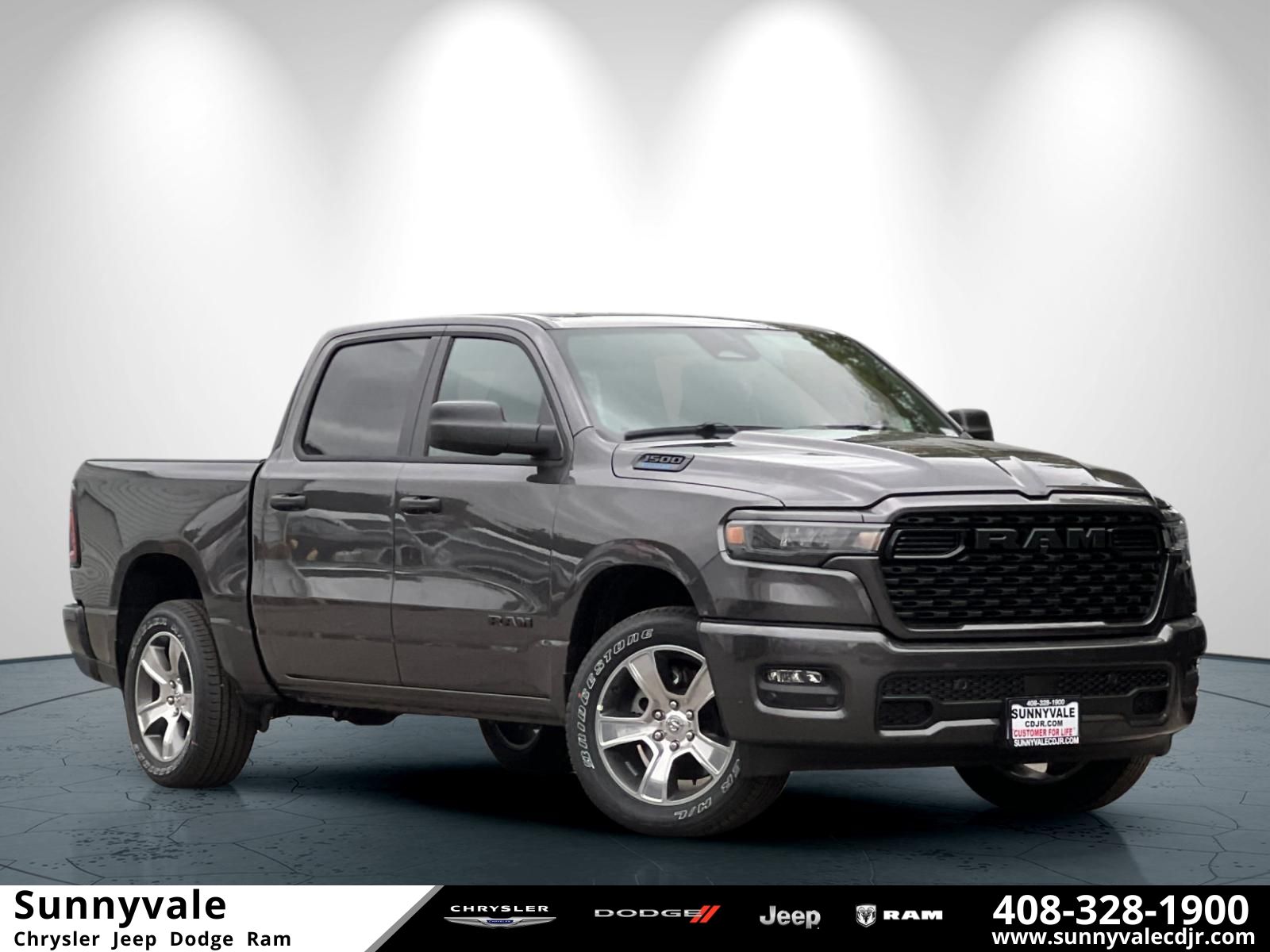 2026 RAM 1500 Express 4x4 Crew Cab 5'7's photo
