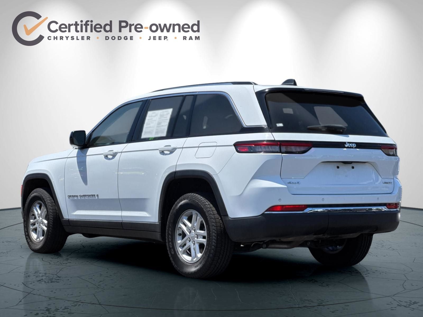 2024 Jeep Grand Cherokee Laredo photo 5