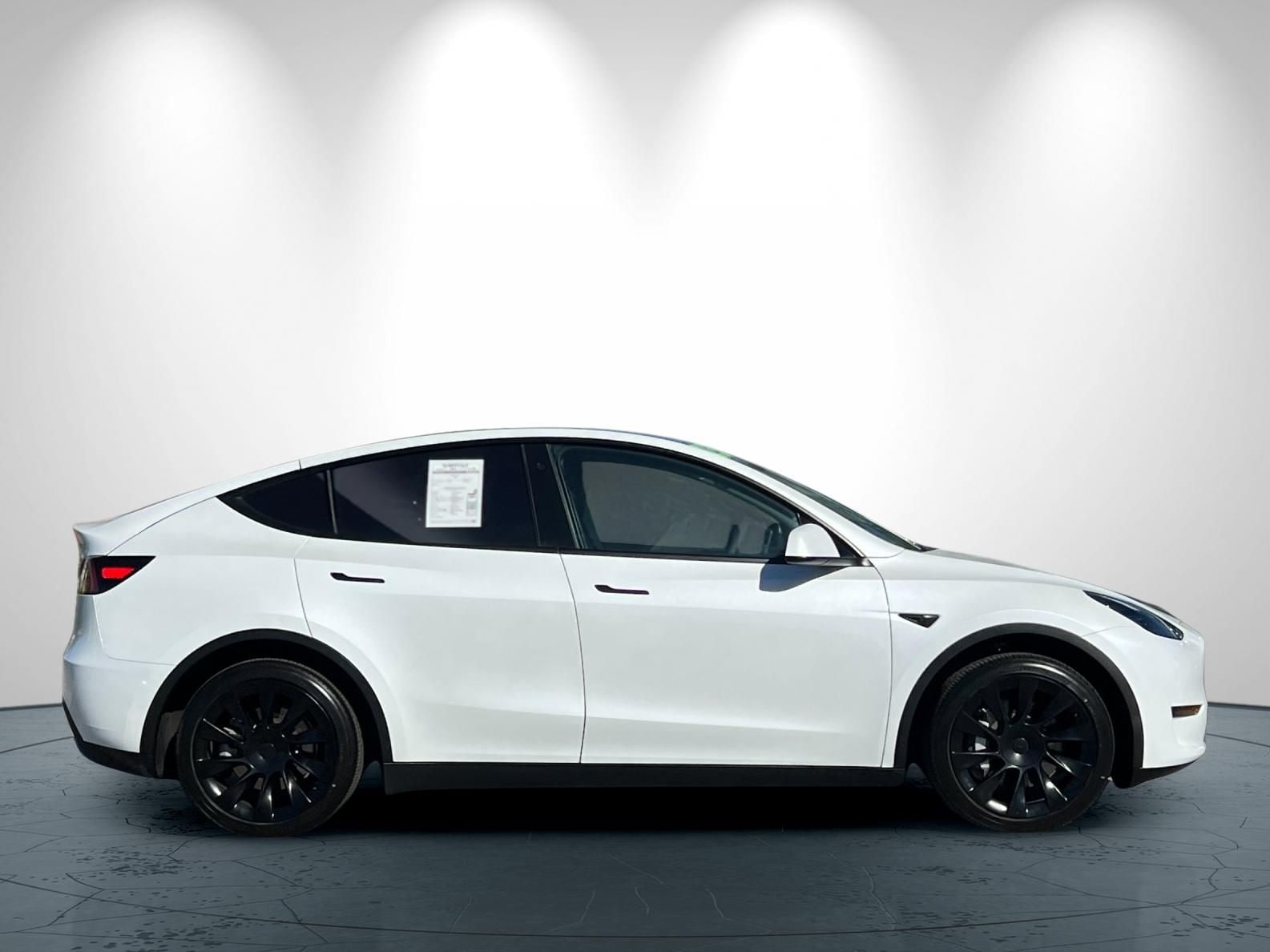 2023 Tesla Model Y Long Range photo 2