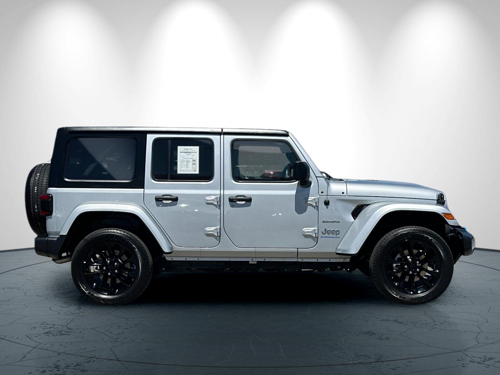 2023 Jeep Wrangler Sahara 4xe photo 3