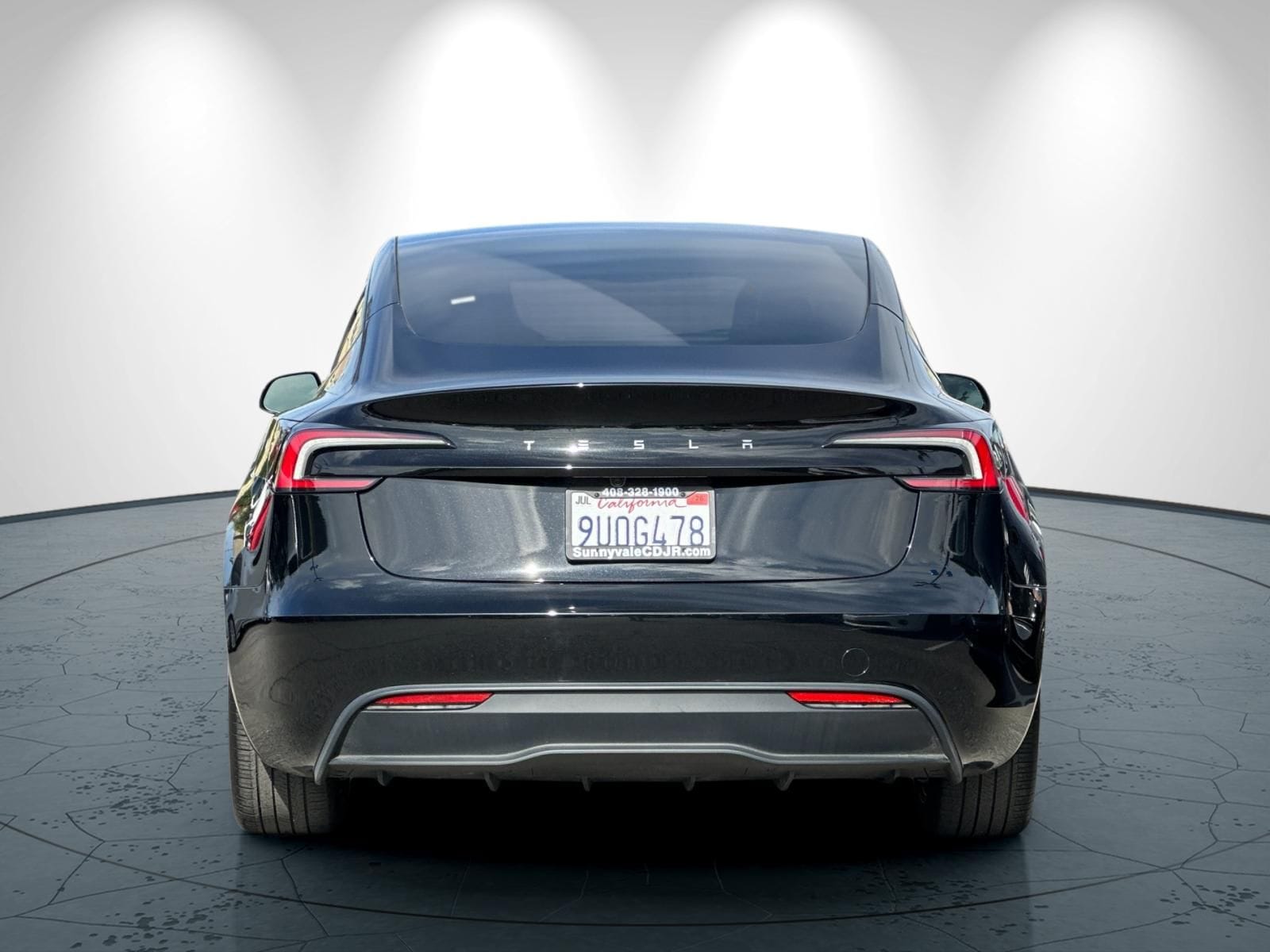 2025 Tesla Model 3 Long Range photo 4
