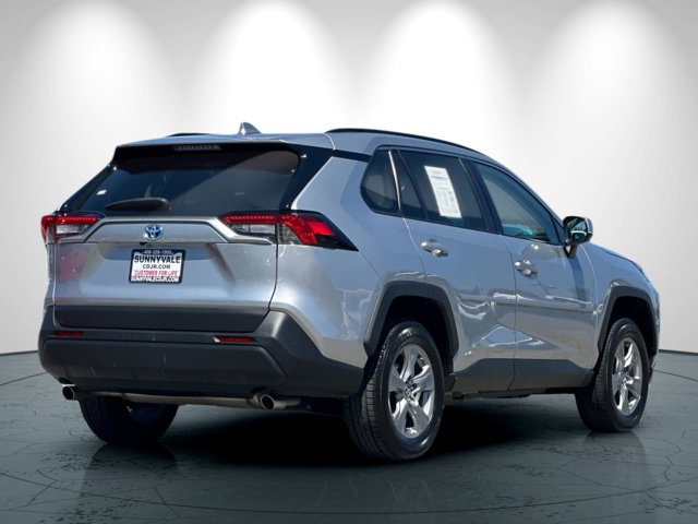 2022 Toyota RAV4 Hybrid LE photo 4