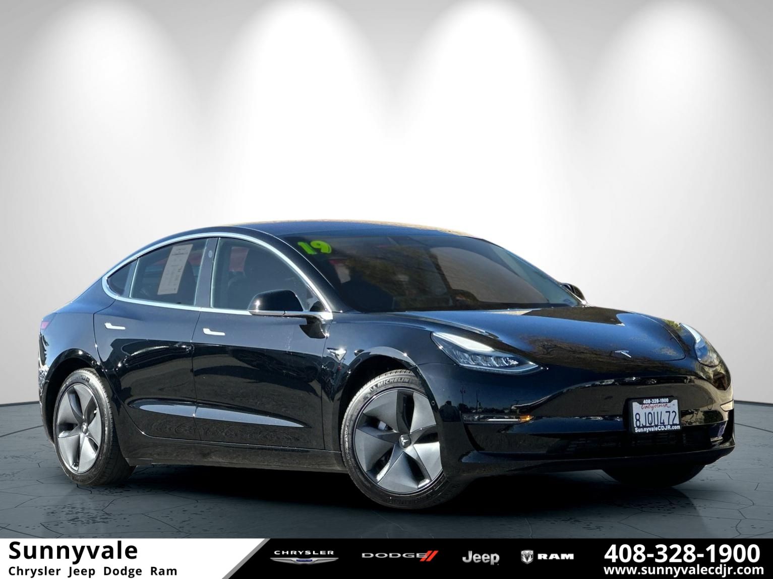 2019 Tesla Model 3 Standard Range Plus photo 1
