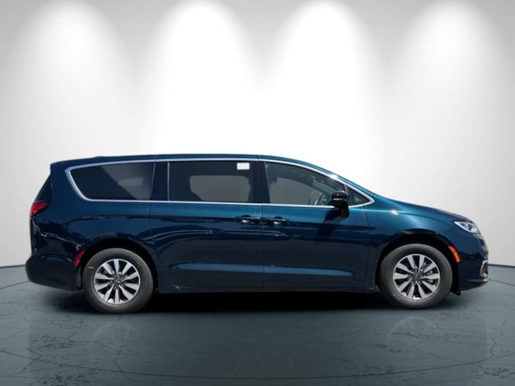 New 2025 Chrysler Pacifica Hybrid PACIFICA PLUG-IN HYBRID SELECT Passenger Van