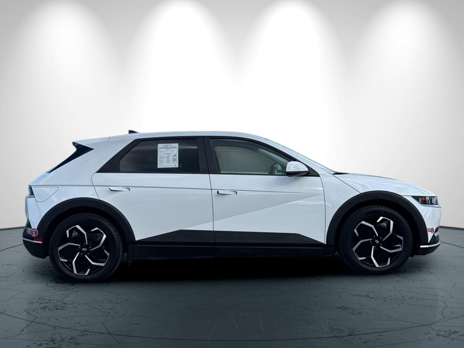 2024 Hyundai IONIQ 5 SEL photo 2