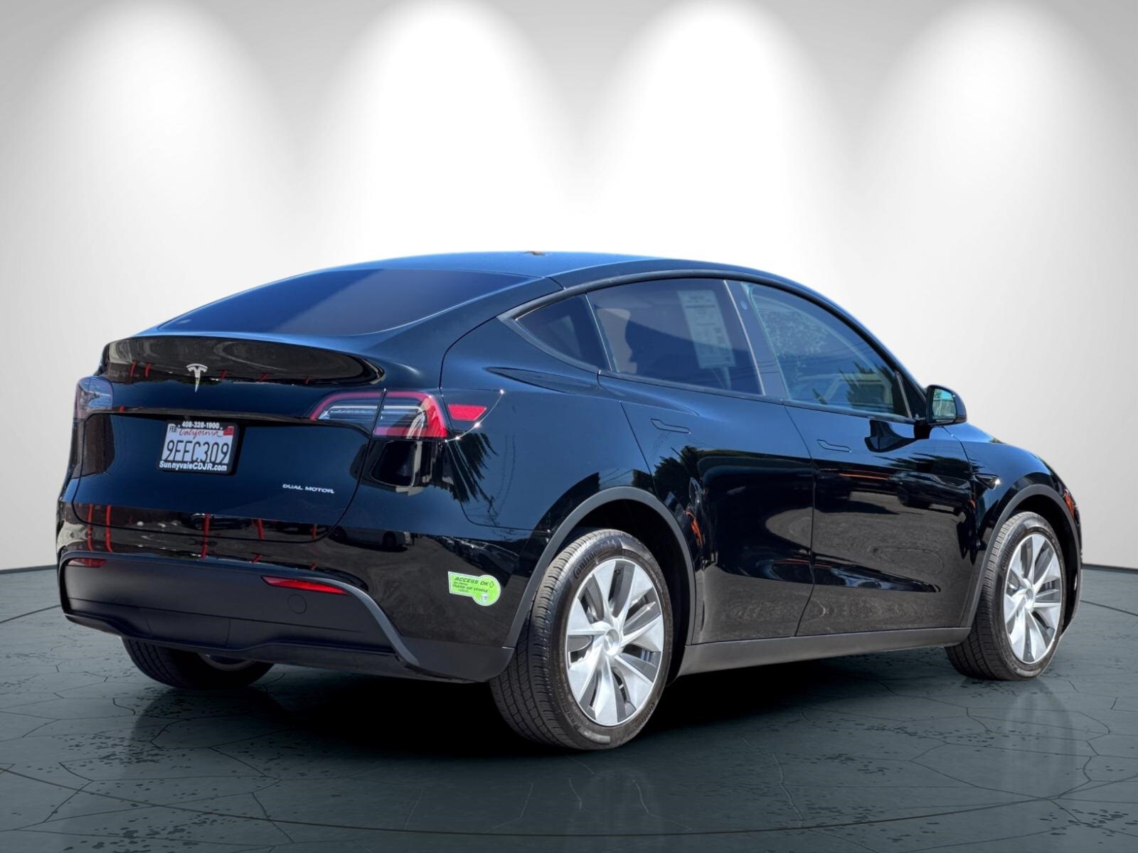 2023 Tesla Model Y Long Range photo 4