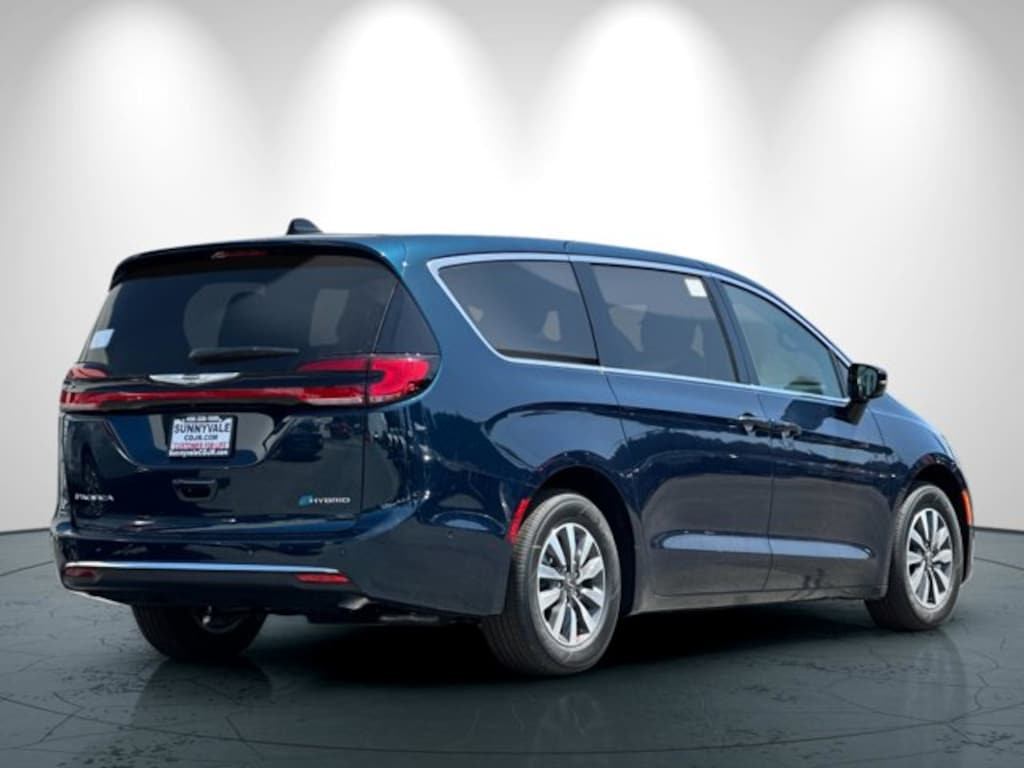 New 2025 Chrysler Pacifica Hybrid PACIFICA PLUG-IN HYBRID SELECT Passenger Van