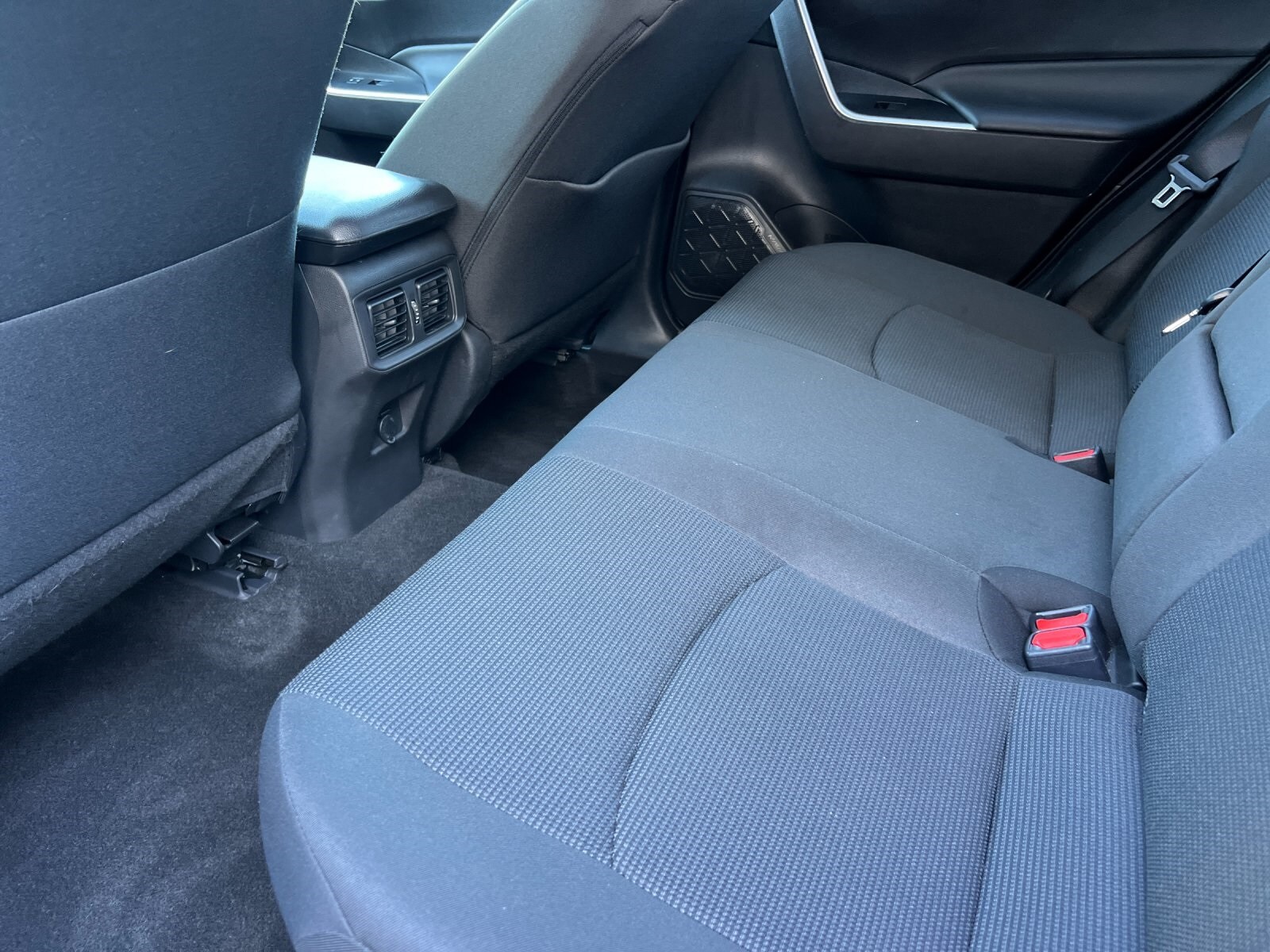 2023 Toyota RAV4 LE - Photo 12