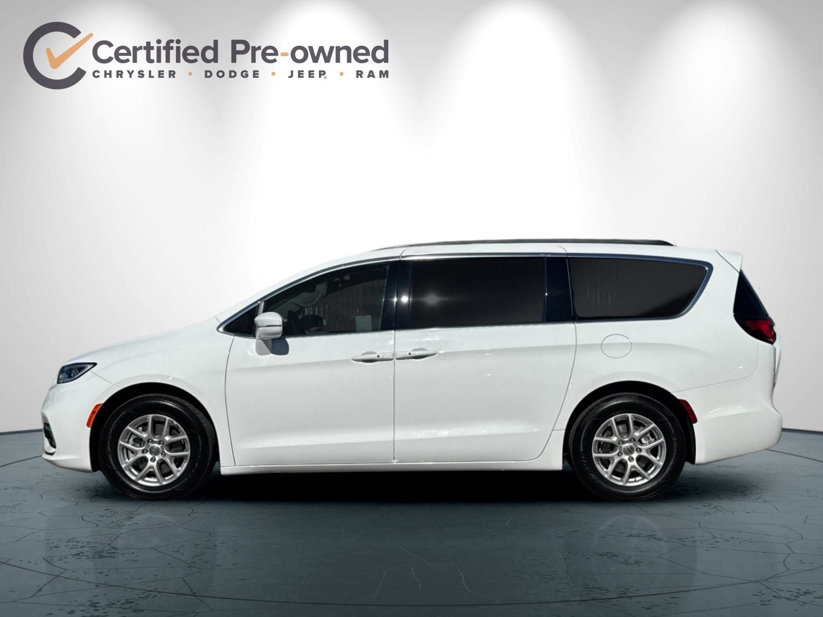 2022 Chrysler Pacifica Touring L photo 6