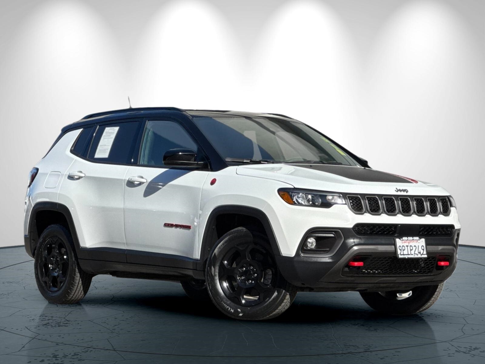 2023 Jeep Compass Trailhawk photo 2