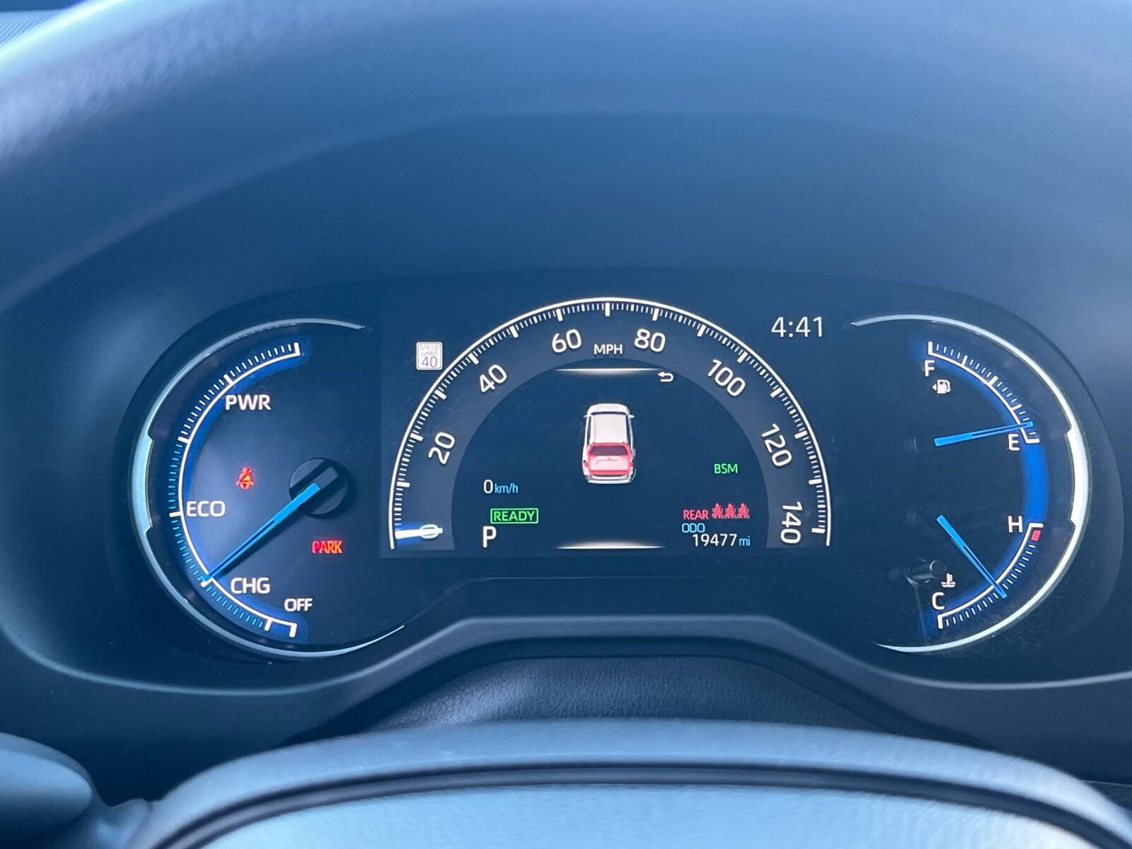 2023 Toyota RAV4 LE - Photo 23