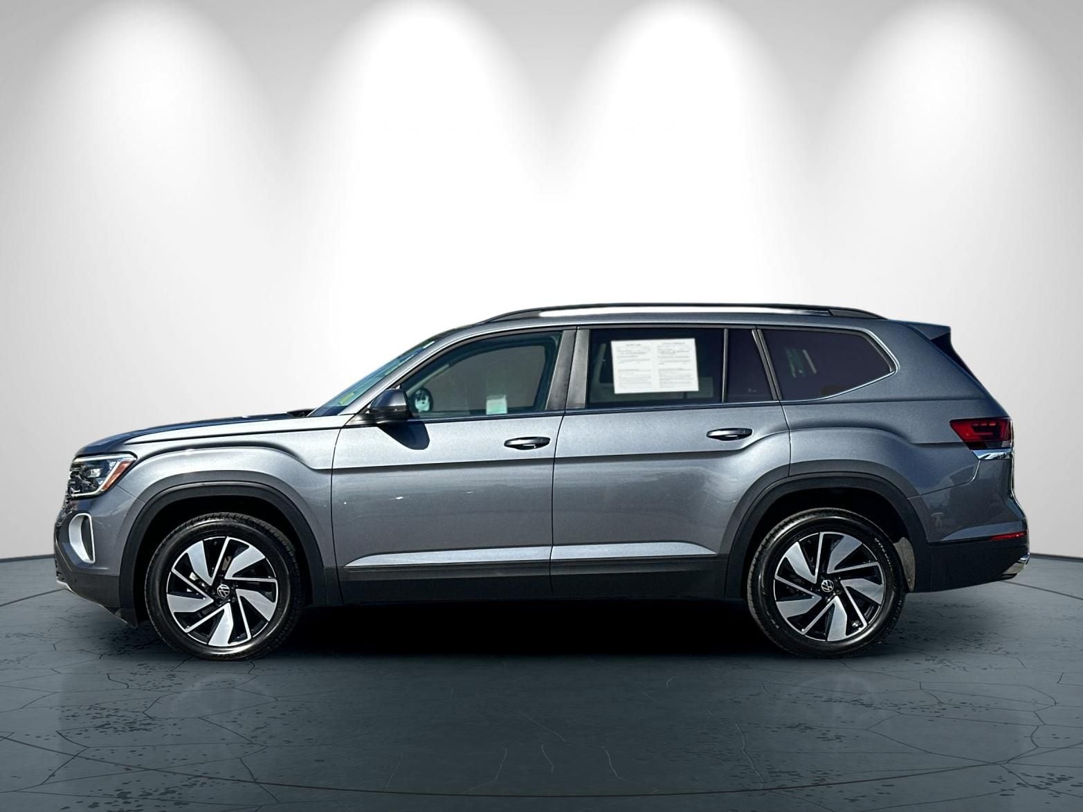 2024 Volkswagen Atlas 2.0T SE w/Technology photo 6