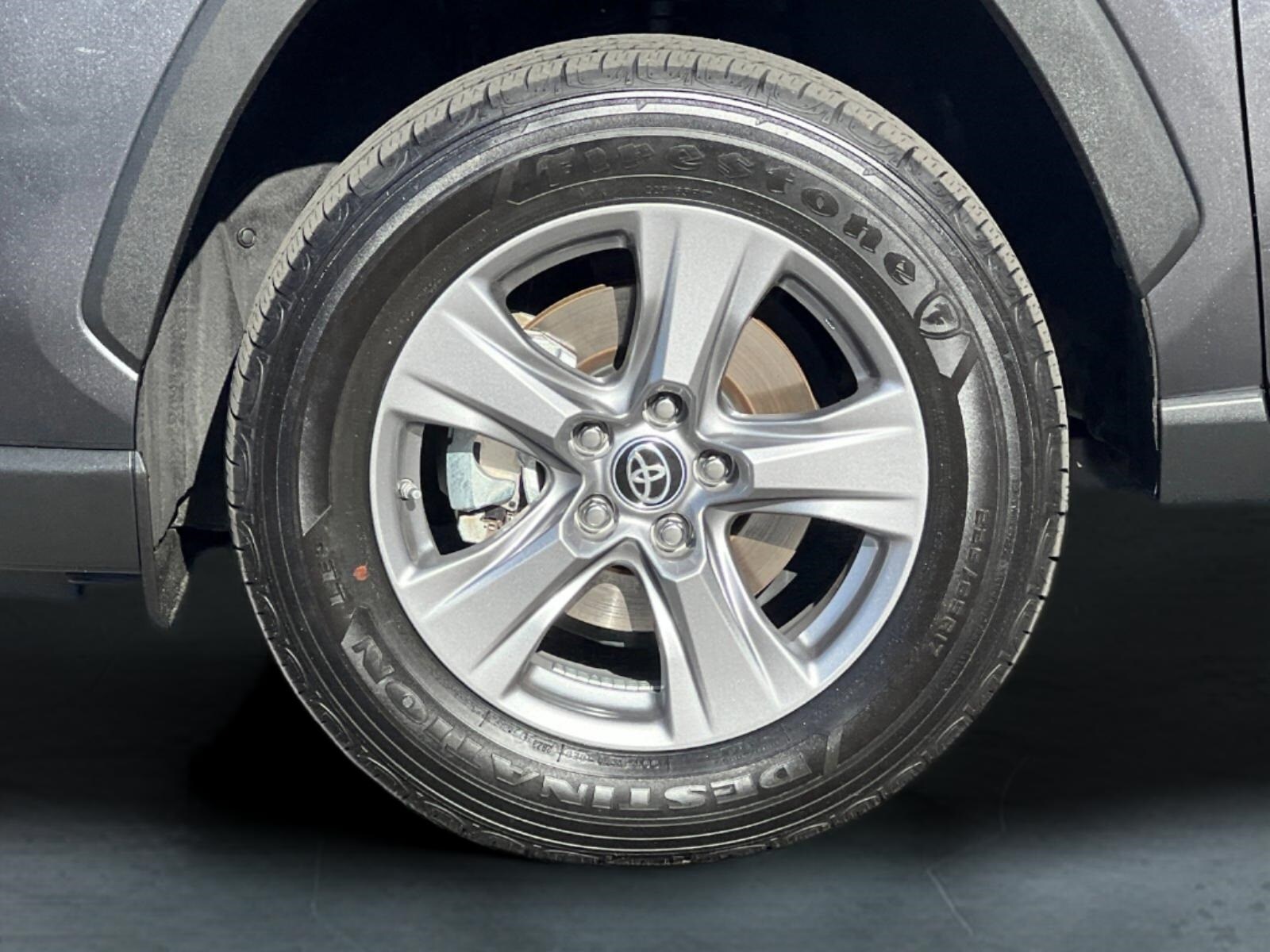 2023 Toyota RAV4 LE - Photo 24