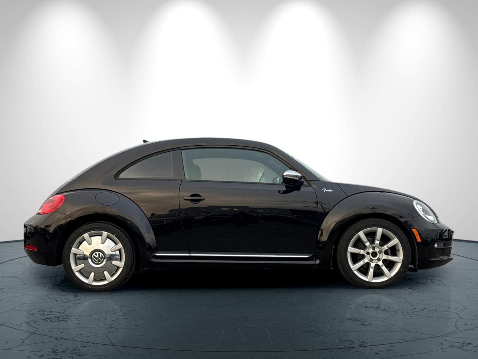 2013 Volkswagen Beetle 2.5L Fender Edition photo 2