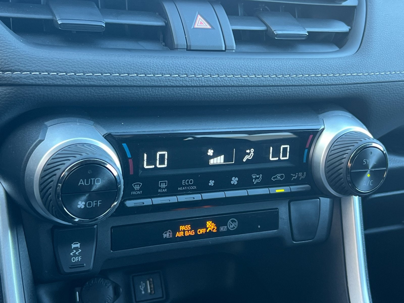 2023 Toyota RAV4 LE - Photo 20