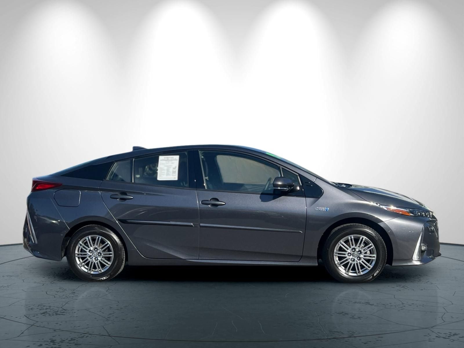 2019 Toyota Prius Prime Advanced photo 2