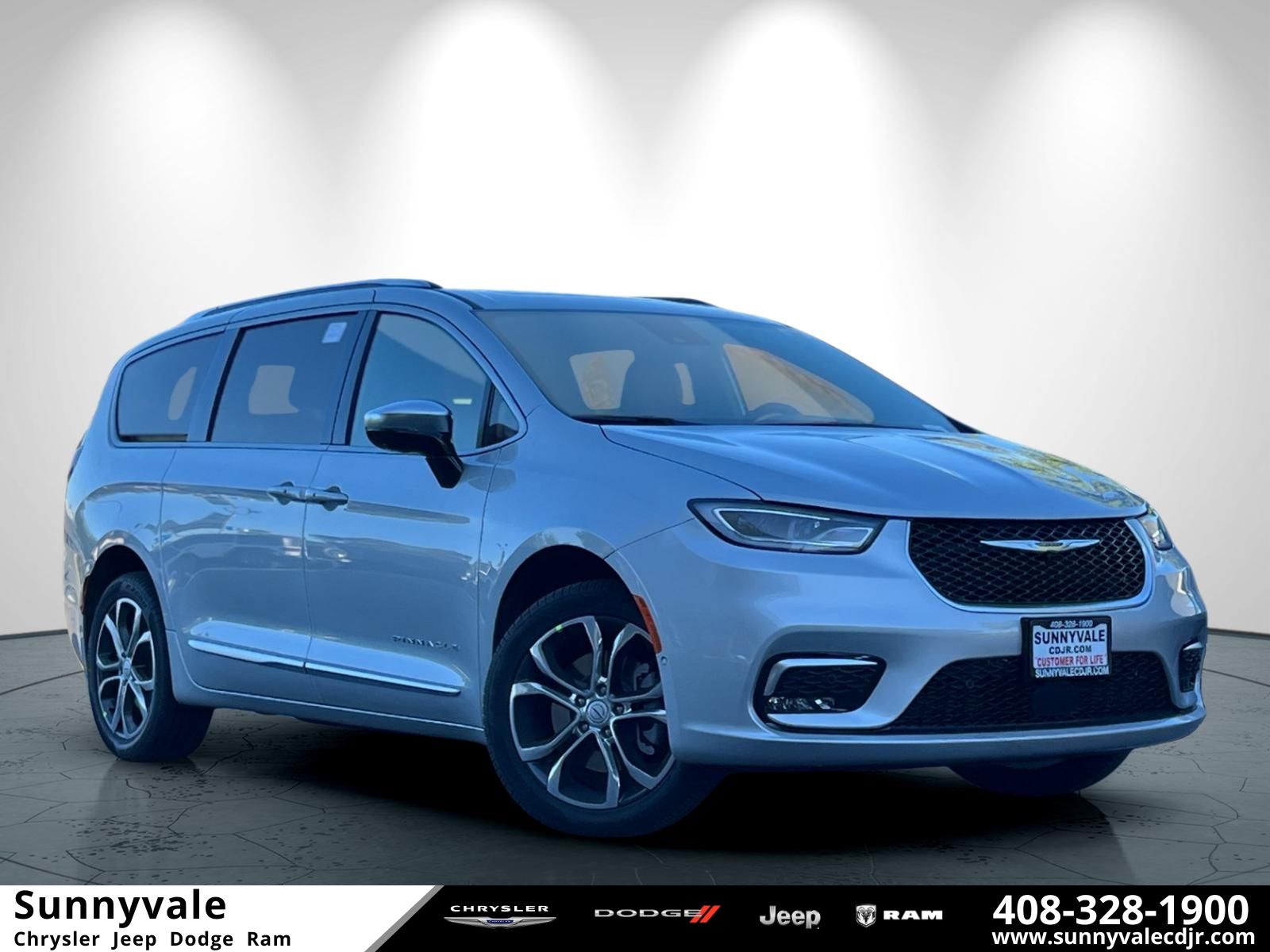 2026 Chrysler Pacifica Pinnacle AWD's photo