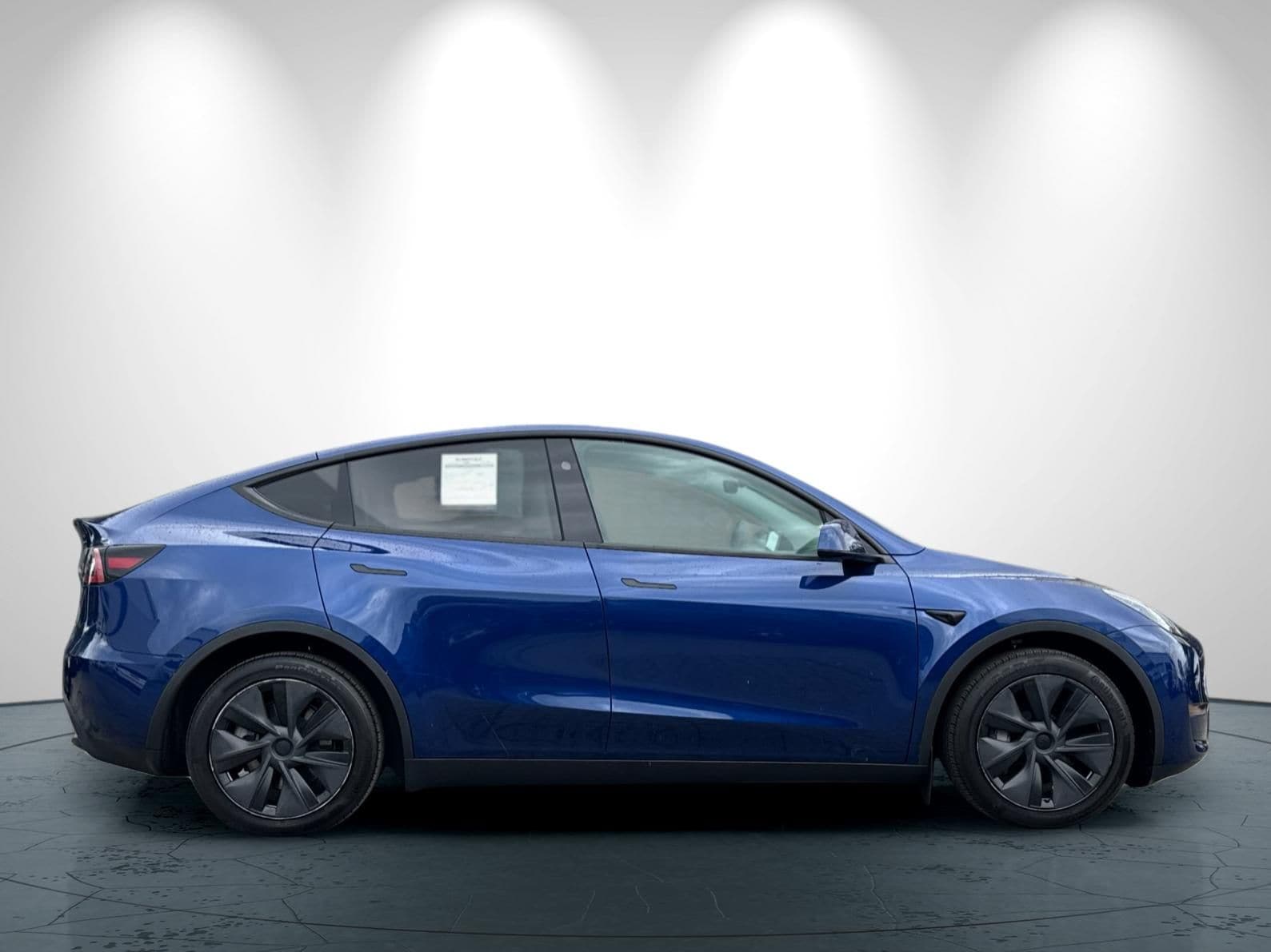2024 Tesla Model Y Long Range photo 2